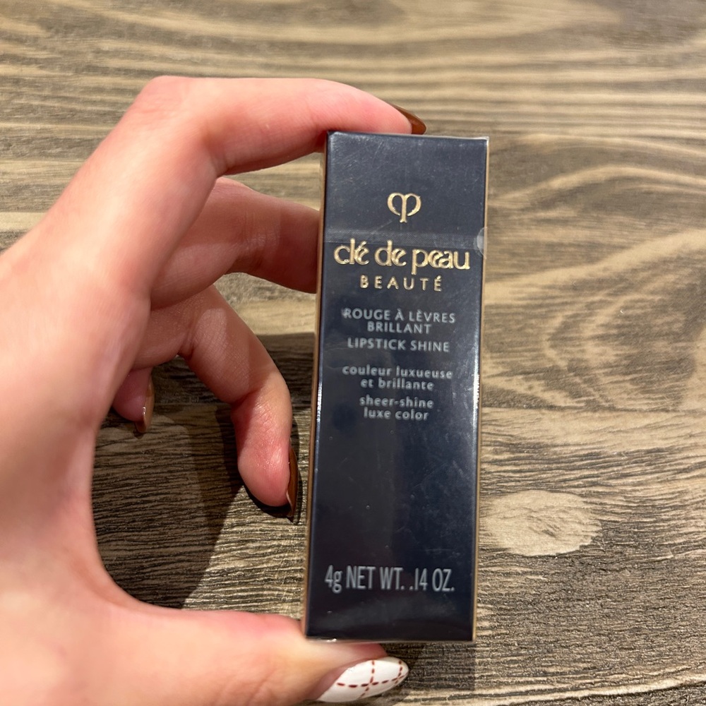 New CPB Cream Matte Lipstick - 212
4g
Clรฉ de peau beauty